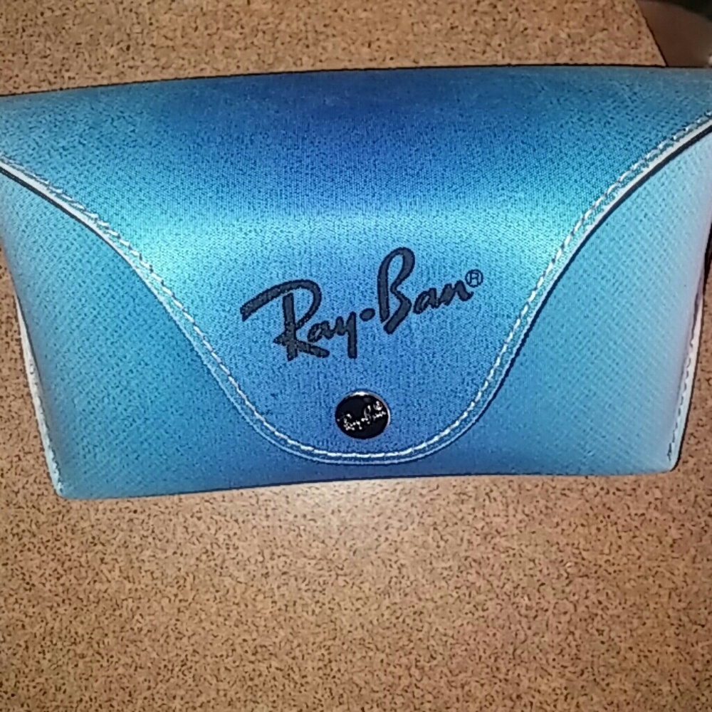 Ray Ban case